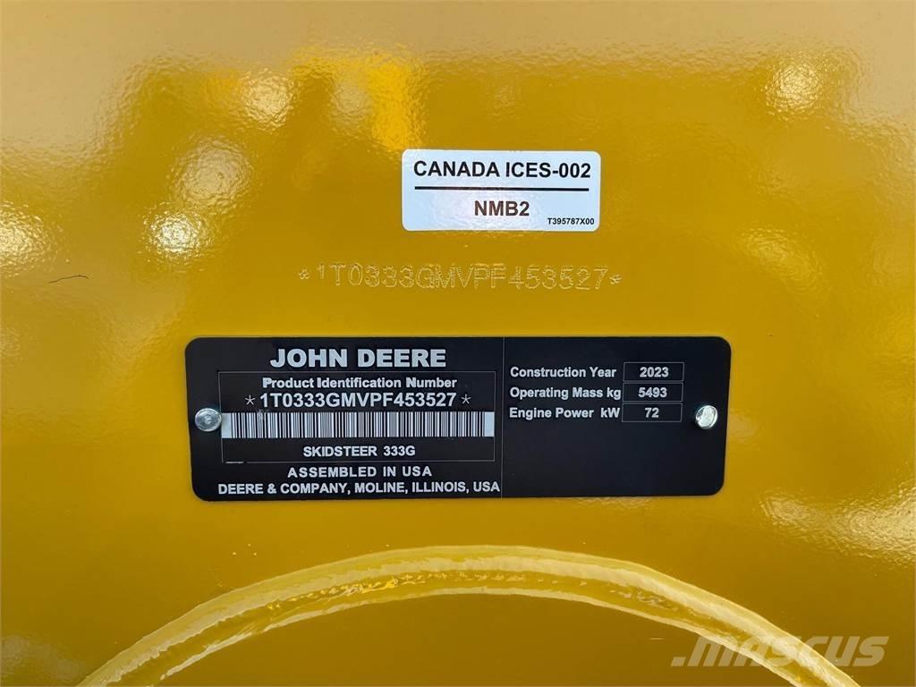 John Deere 333G Šmykom riadené nakladače