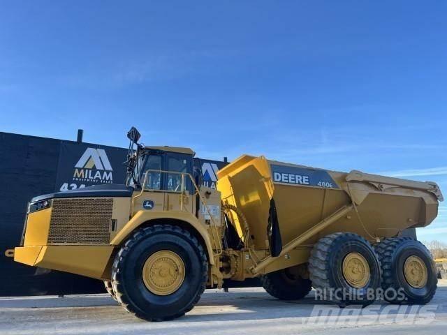 John Deere 460E Kĺbové nákladné autá