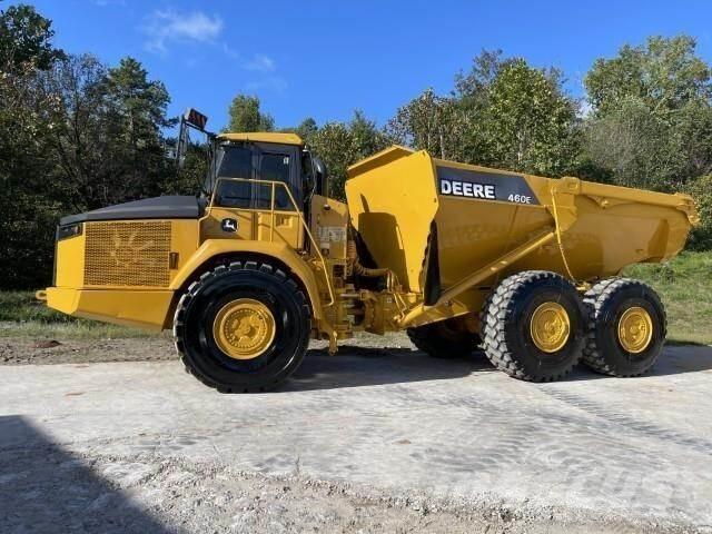 John Deere 460E Kĺbové nákladné autá