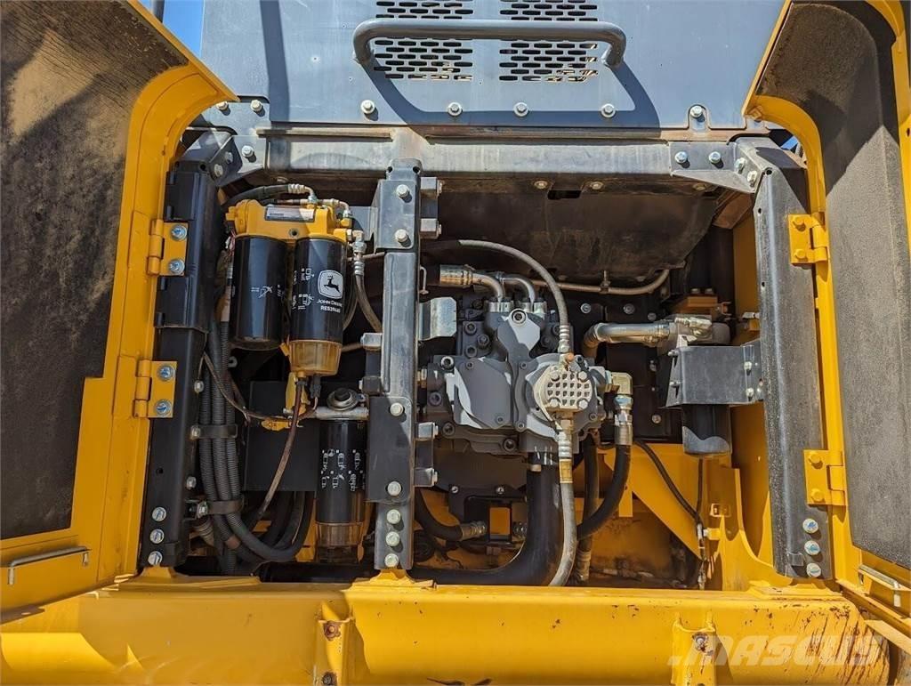 John Deere 470G LC Pásové rýpadlá