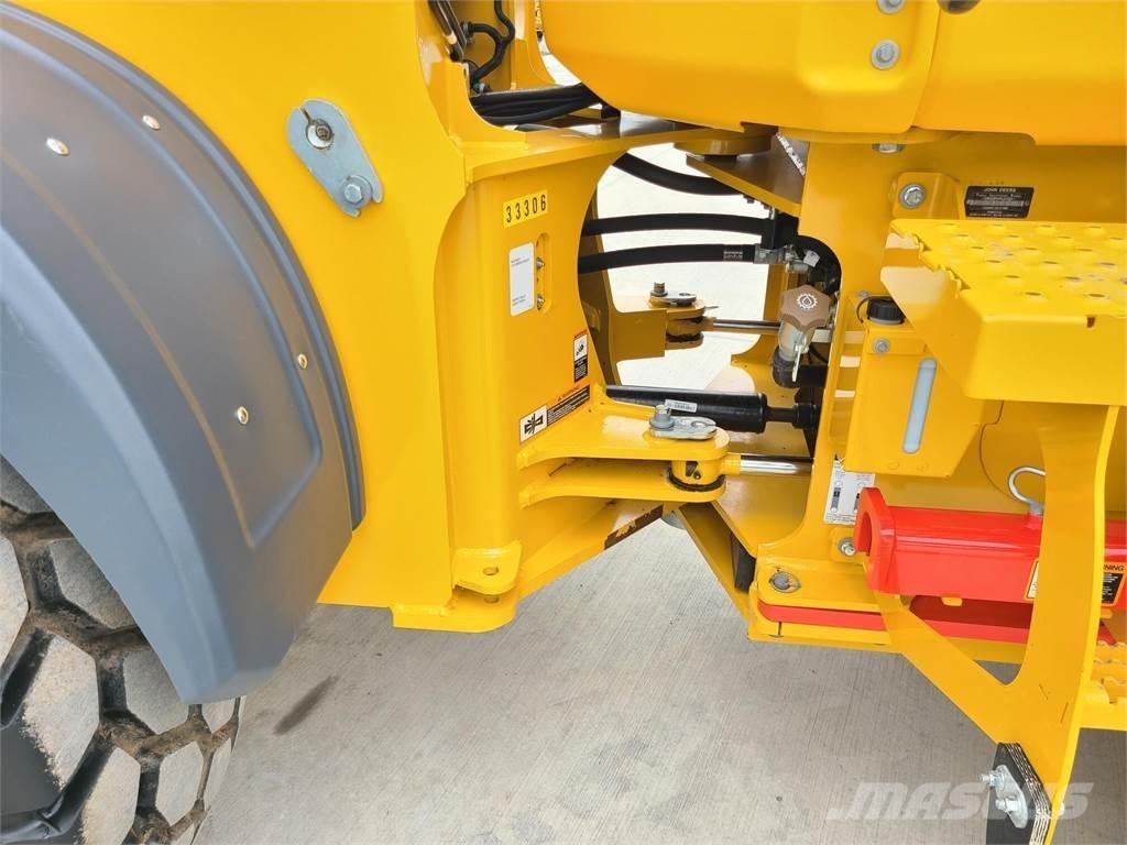 John Deere 524P Kolesové nakladače