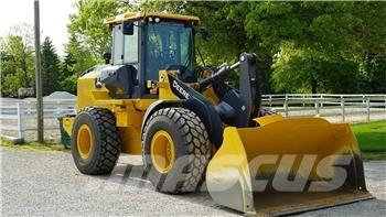 John Deere 524P Kolesové nakladače