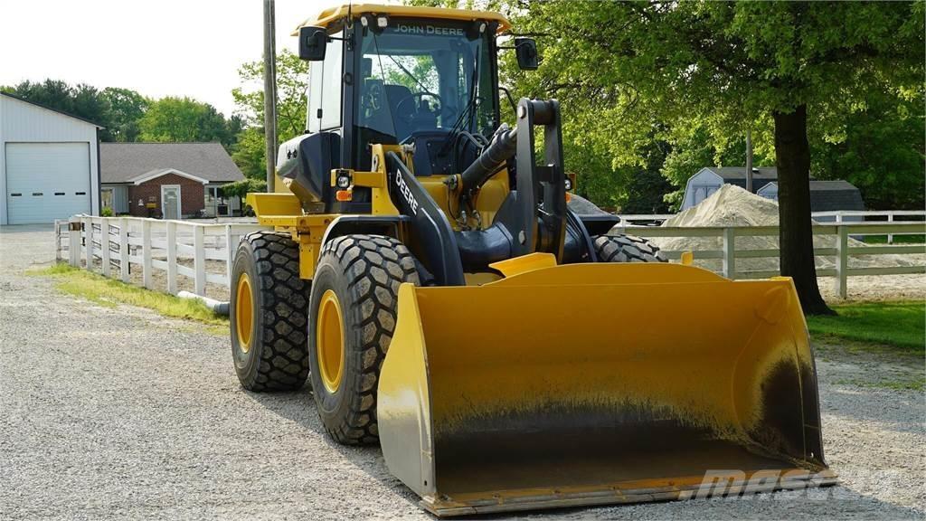 John Deere 524P Kolesové nakladače