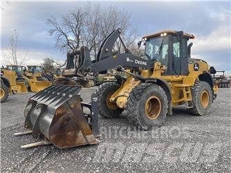 John Deere 624L Kolesové nakladače