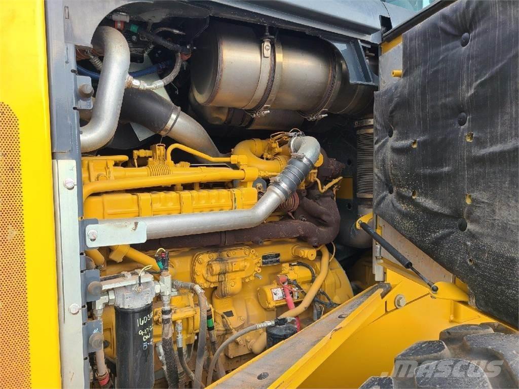 John Deere 644K Kolesové nakladače