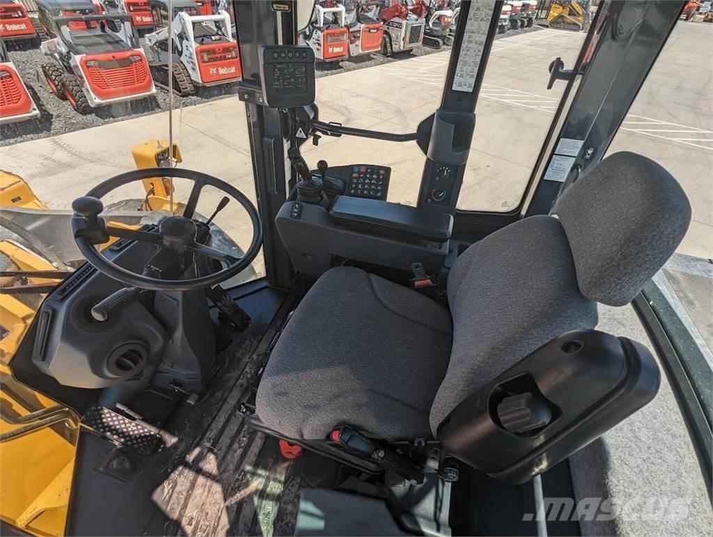 John Deere 644K Kolesové nakladače