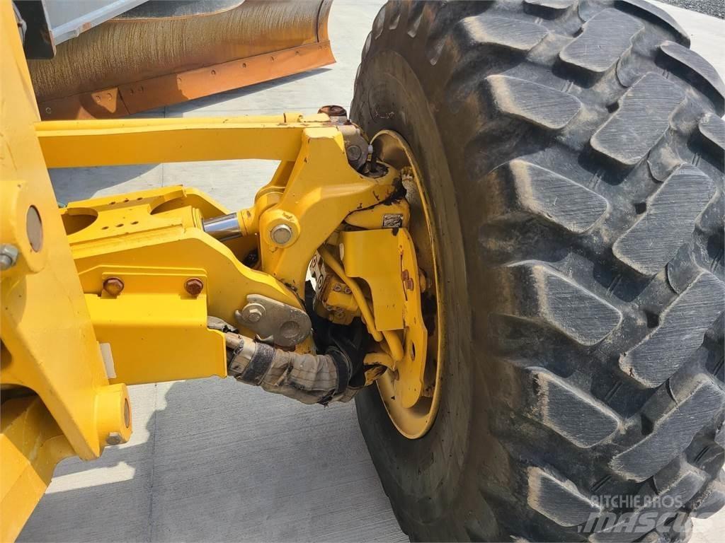 John Deere 672G Grejdery