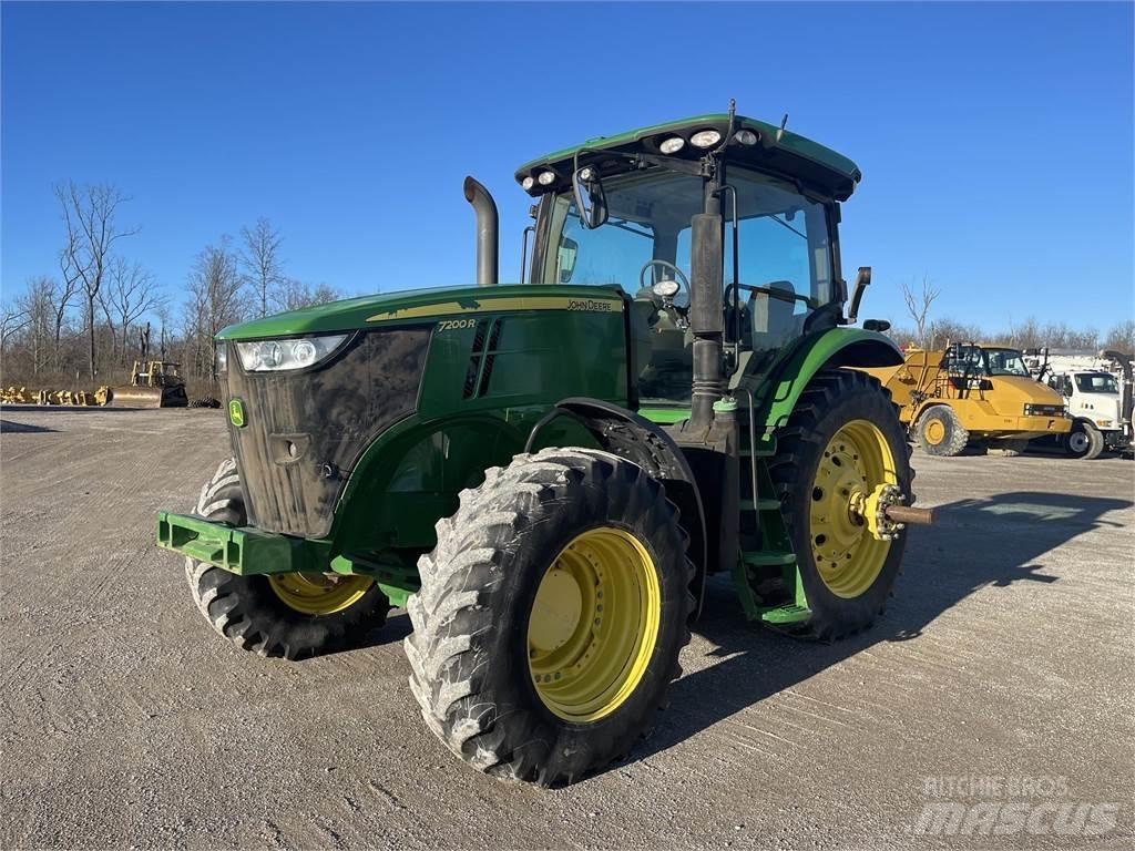John Deere 7200R Traktory