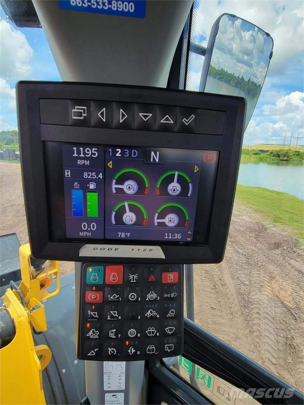 John Deere 744L Kolesové nakladače