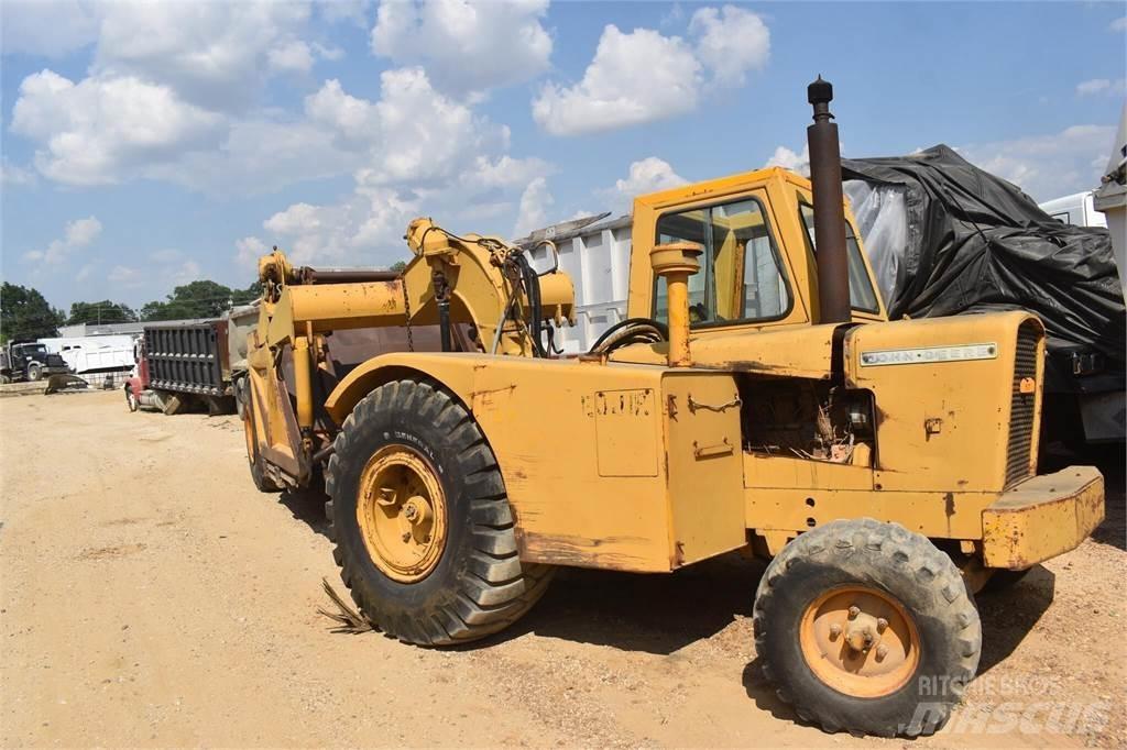 John Deere 760A Skrejpre