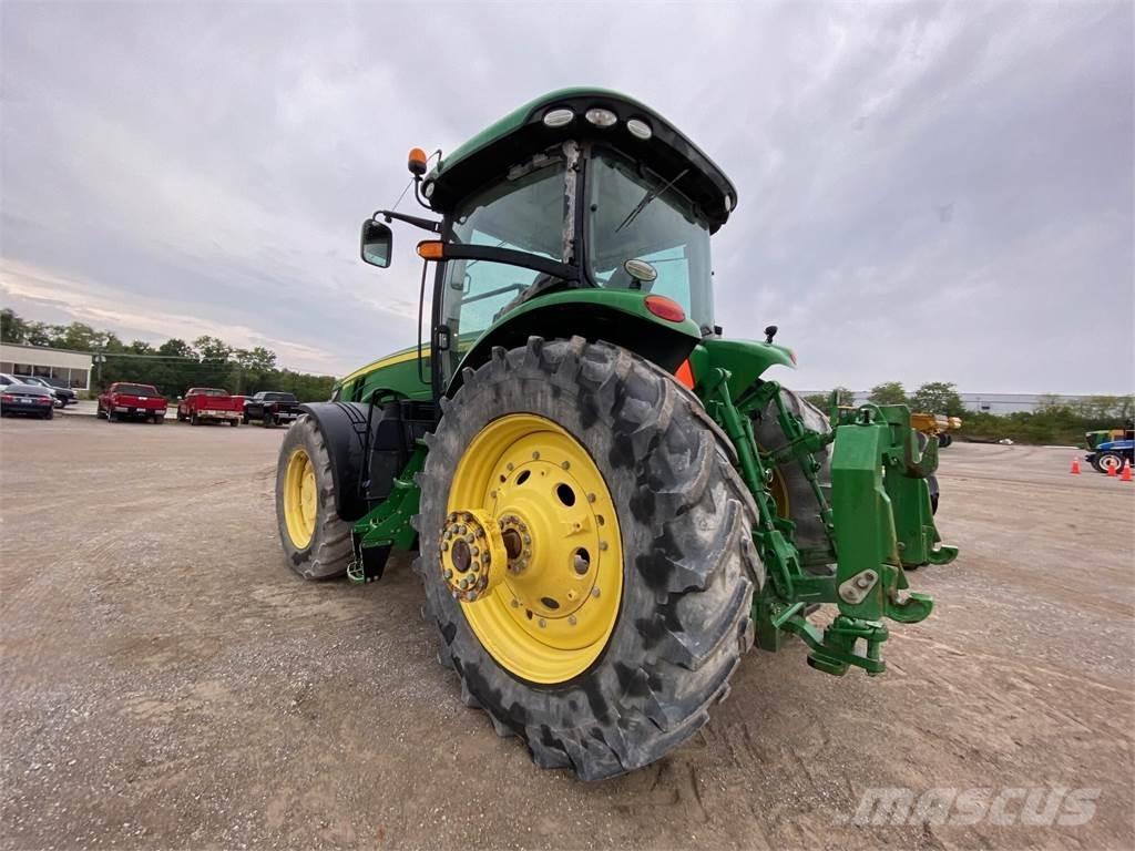 John Deere 8345R Traktory