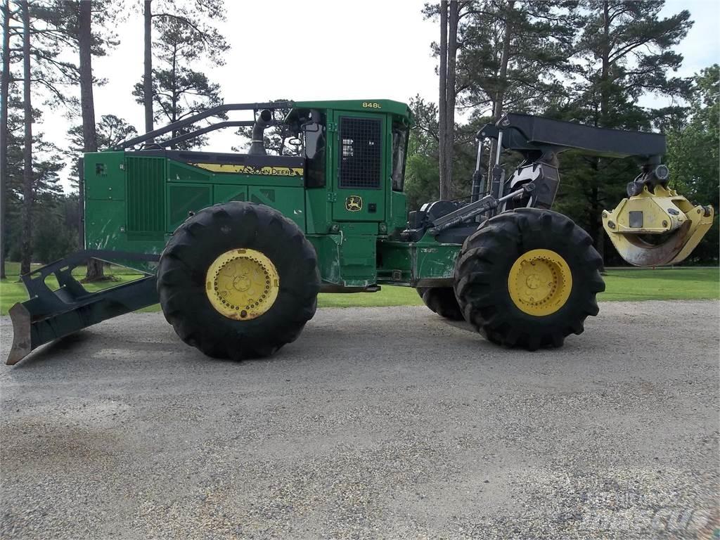 John Deere 848L Skiddery