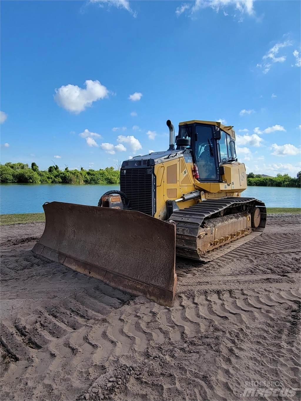 John Deere 850K WLT Pásové dozéry