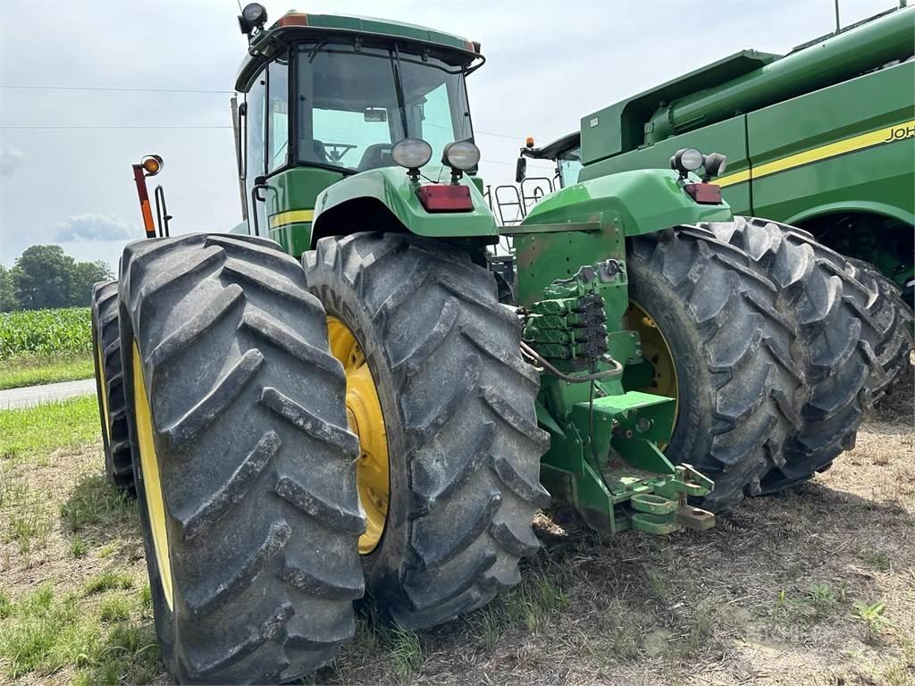 John Deere 9220 Traktory
