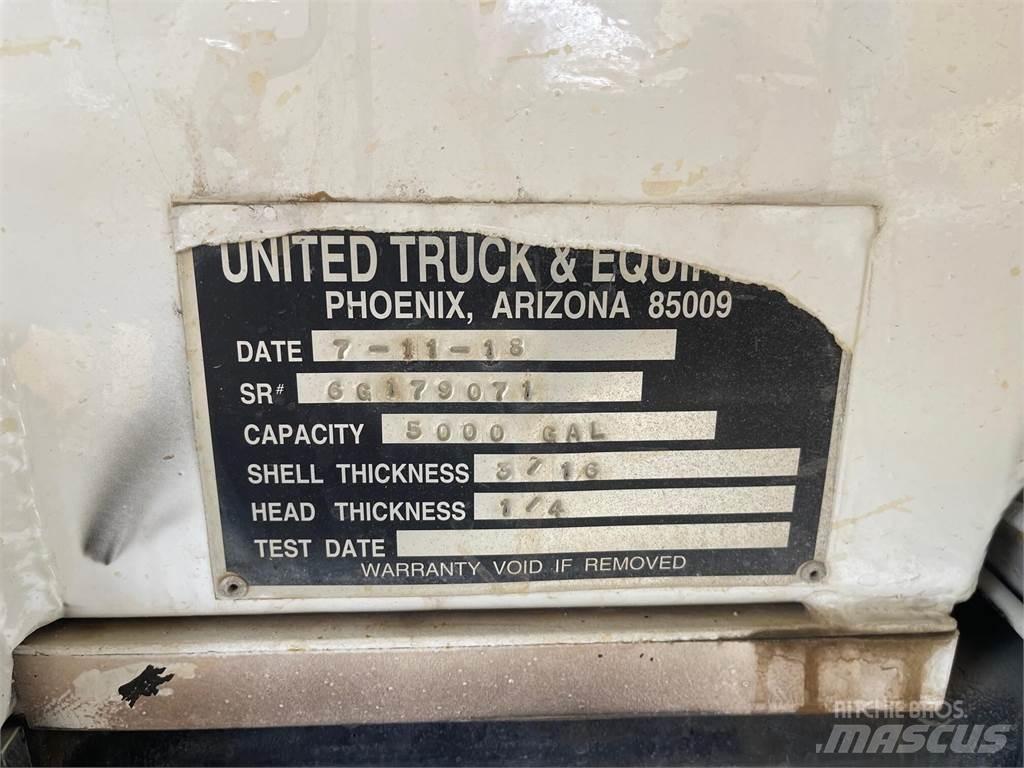 Kenworth T440 Cisterny na vodu