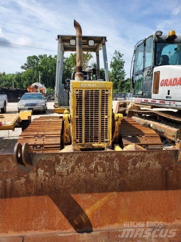 Komatsu D38P-1 LGP Pásové dozéry