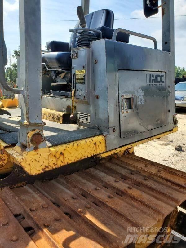 Komatsu D38P-1 LGP Pásové dozéry
