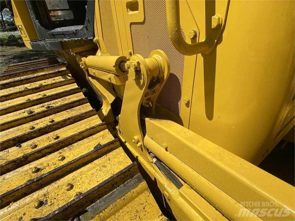 Komatsu D39PX-24 Pásové dozéry