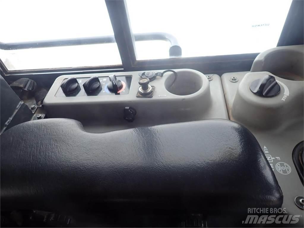 Komatsu D61PXi-24 Pásové dozéry