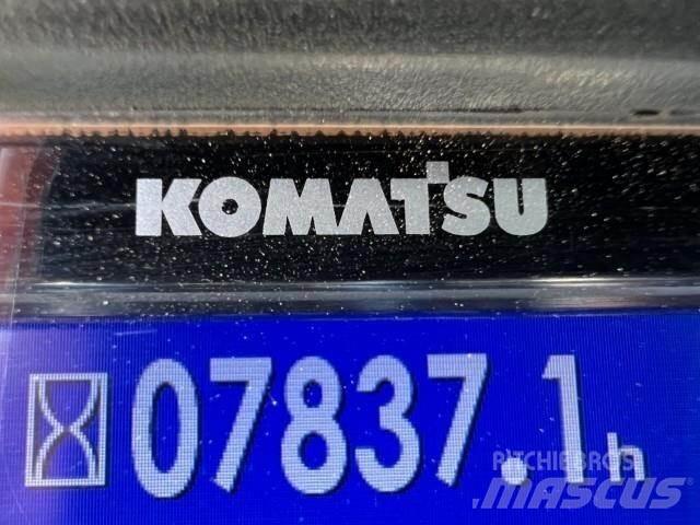 Komatsu D65PX-18 Pásové dozéry
