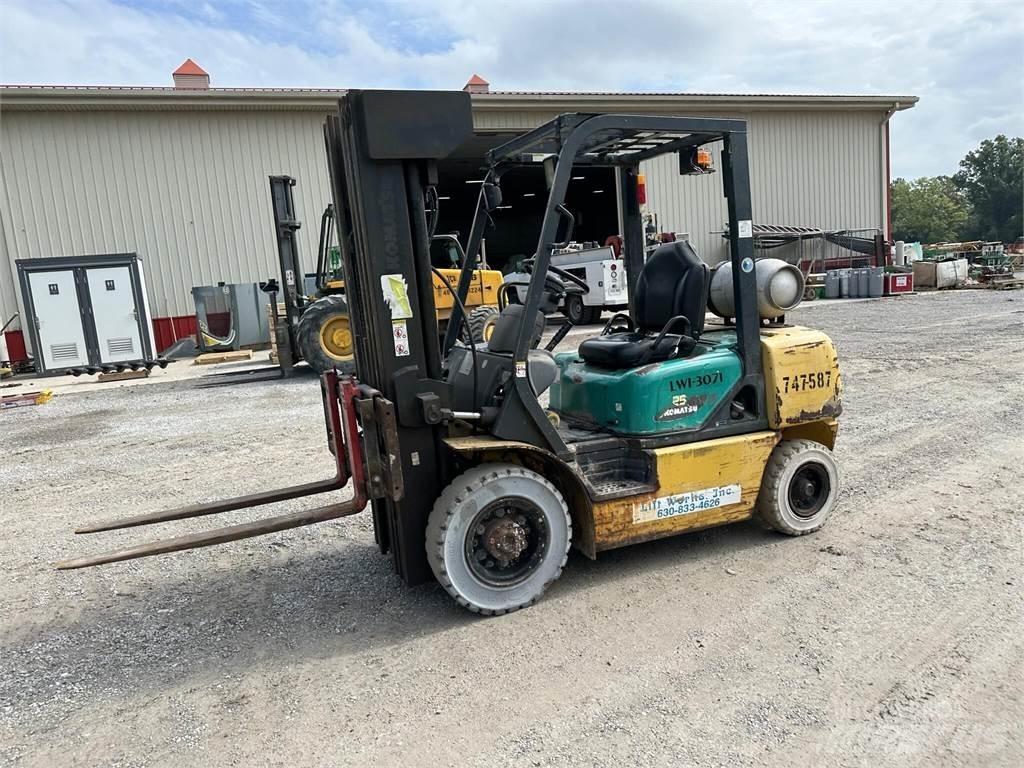Komatsu FG25T-14 Iné