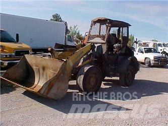 Komatsu WA100 Kolesové nakladače
