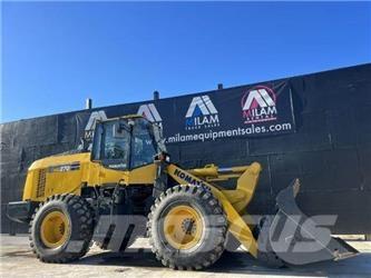 Komatsu WA270-8 Kolesové nakladače