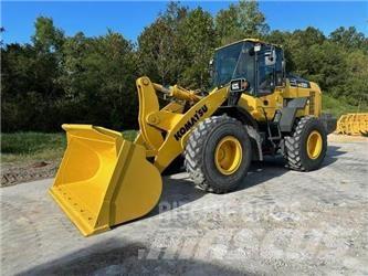 Komatsu WA320-8 Kolesové nakladače