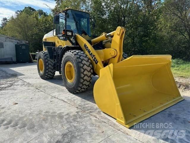 Komatsu WA320-8 Kolesové nakladače