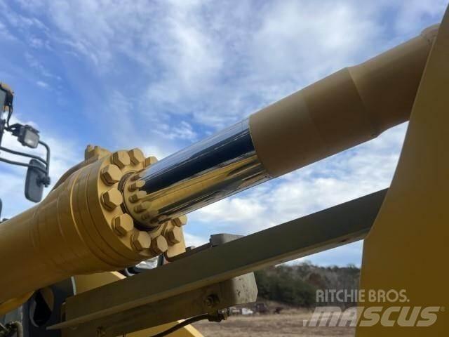 Komatsu WA320-8 Kolesové nakladače