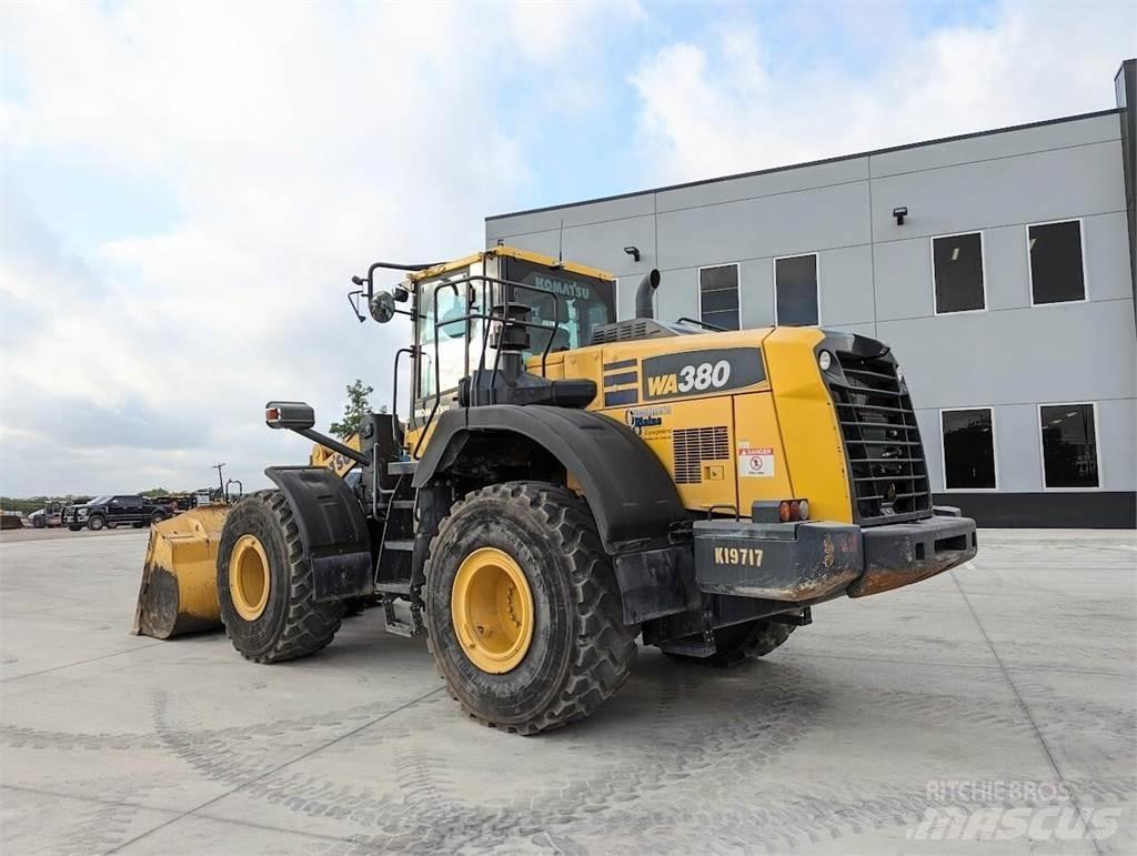 Komatsu WA380-8 Kolesové nakladače
