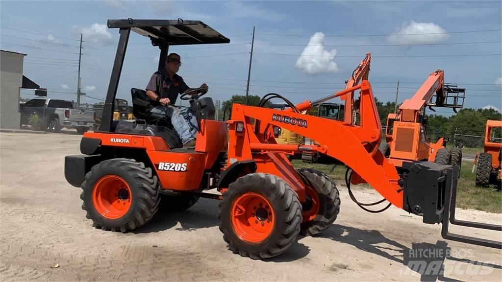 Kubota R520 Kolesové nakladače