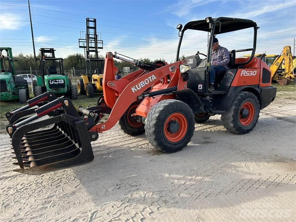 Kubota R530 Kolesové nakladače