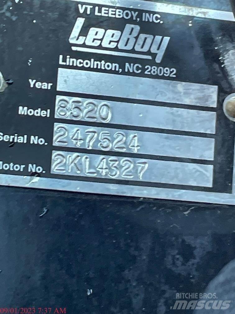 LeeBoy 8520B Finišéry