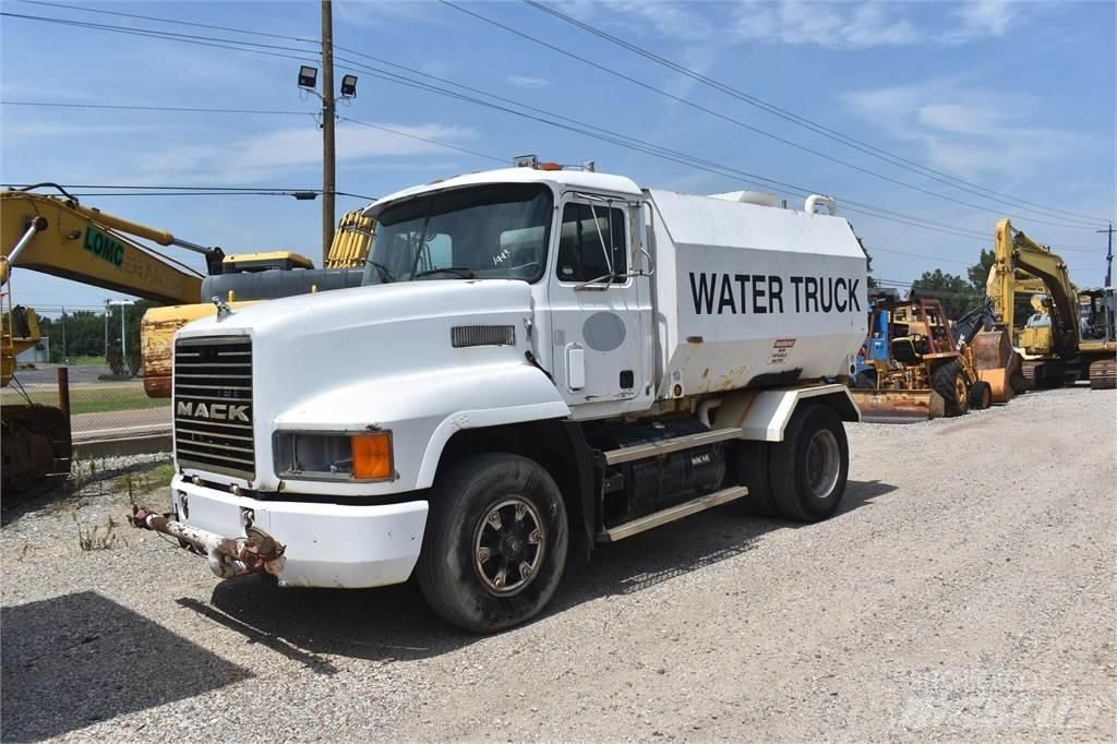 Mack CH613 Cisternové nákladné vozidlá