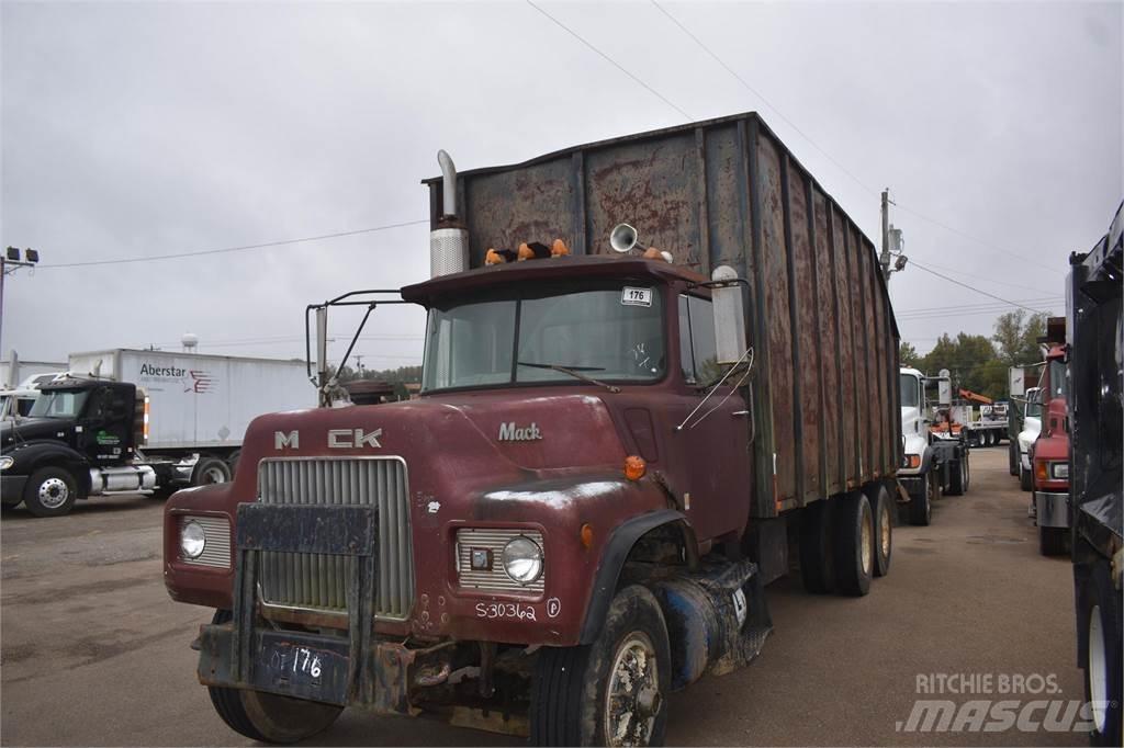 Mack DM685S Autožeriavy, hydraulické ruky