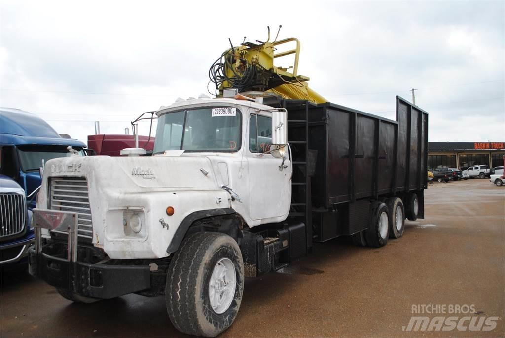Mack DM690S Autožeriavy, hydraulické ruky