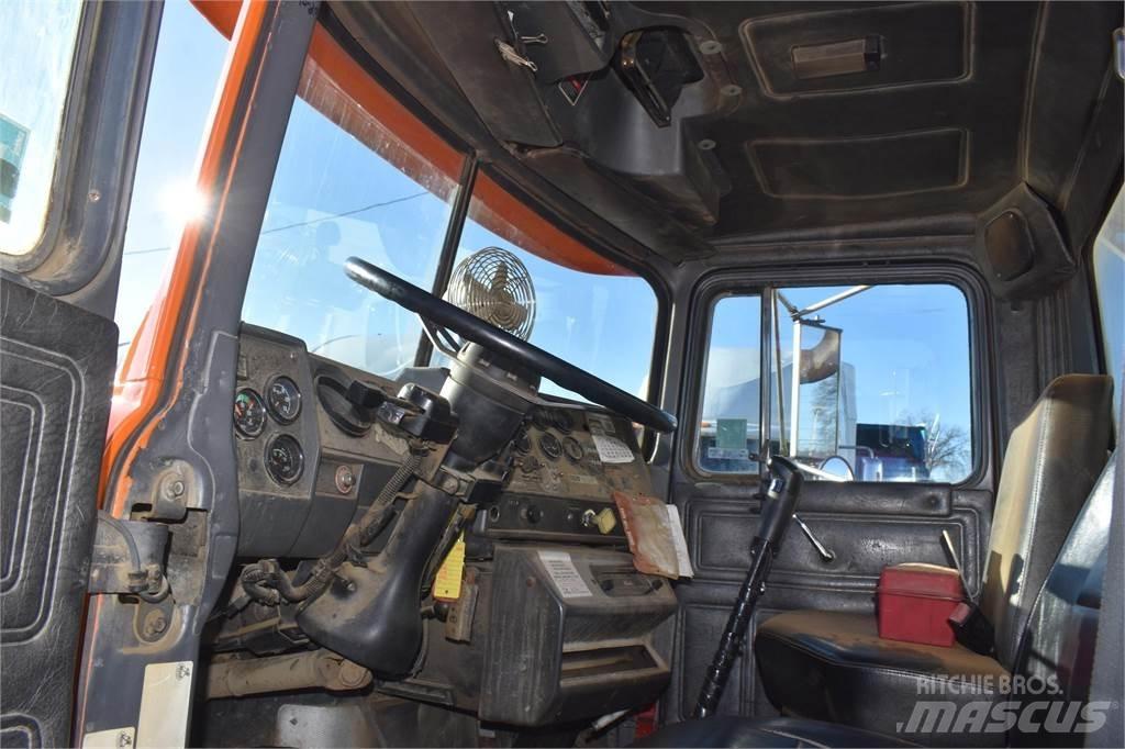 Mack RD688S Sklápače