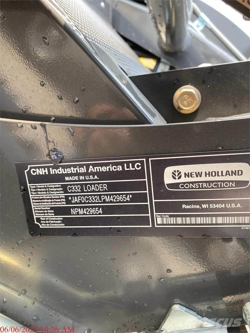 New Holland C332 Šmykom riadené nakladače
