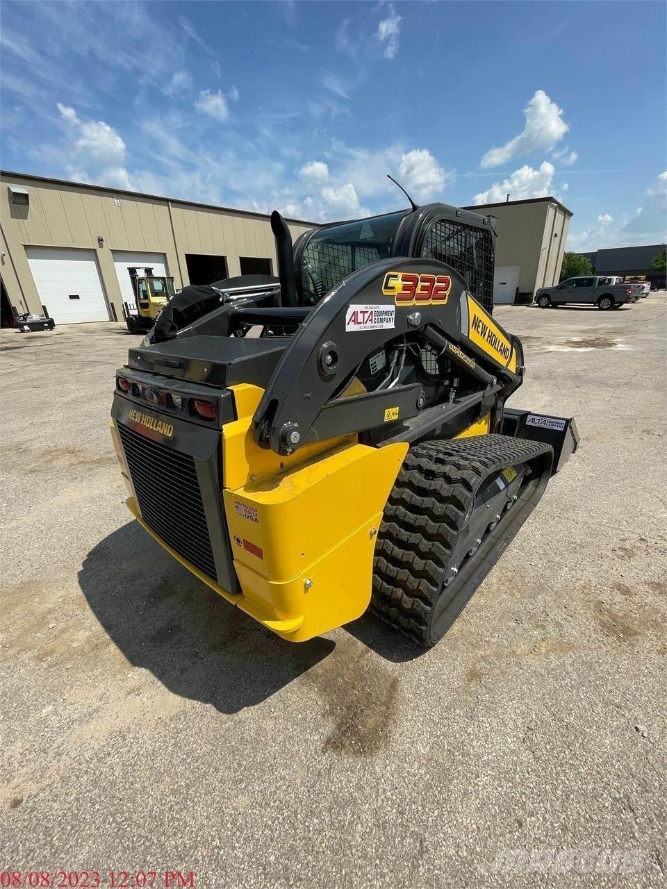 New Holland C332 Šmykom riadené nakladače