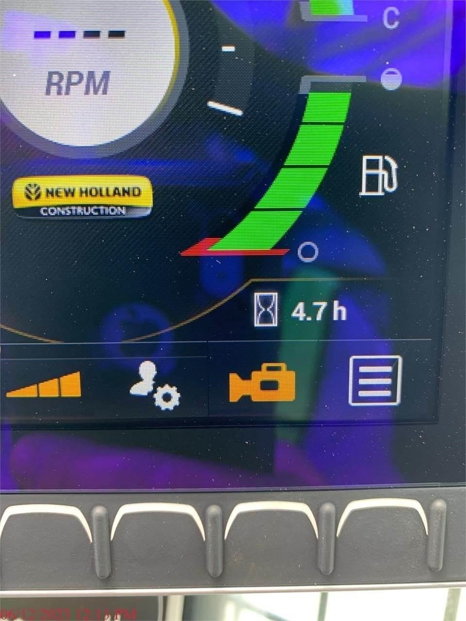 New Holland C337 Šmykom riadené nakladače