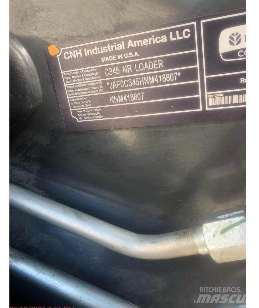 New Holland C345 Šmykom riadené nakladače