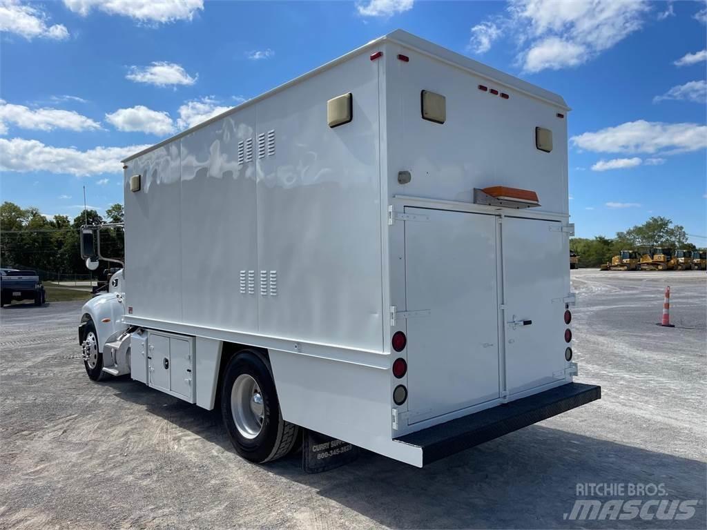 Peterbilt 335 Stavebníctvo - ostatné