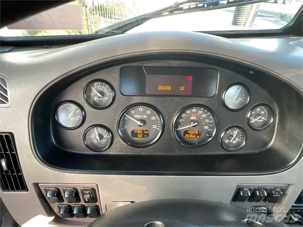 Peterbilt 348 Cisternové nákladné vozidlá