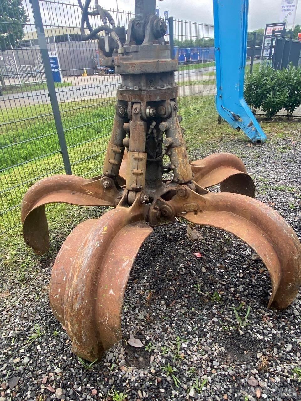Sennebogen 818EM Stroje pre manipuláciu s odpadom