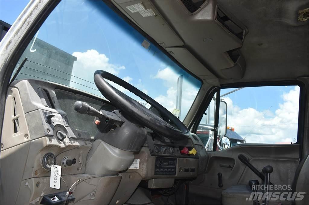 Sterling L7500 Sklápače