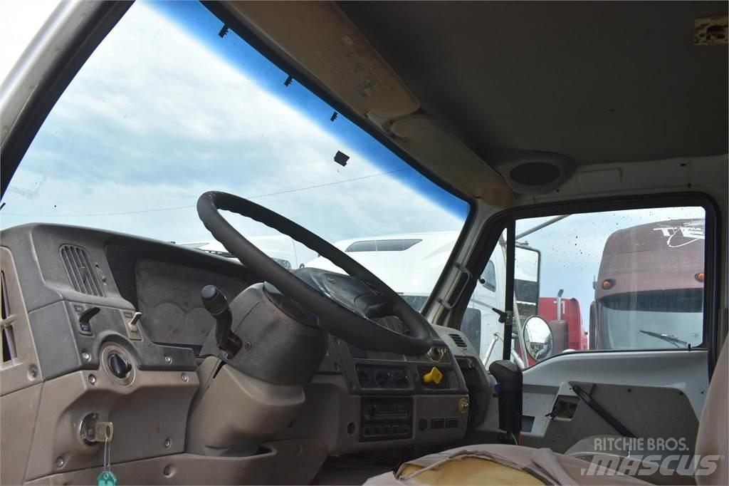 Sterling L7500 Sklápače