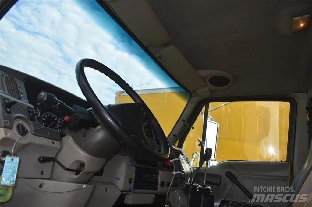 Sterling L8500 Sklápače