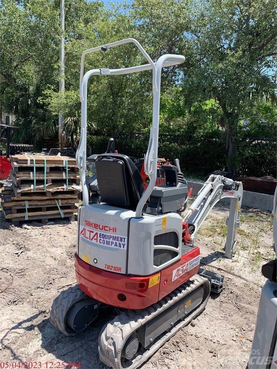 Takeuchi TB210R Mini rýpadlá < 7t