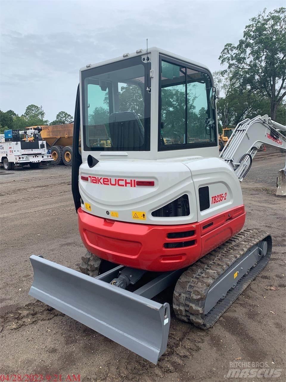Takeuchi TB235-2 Mini rýpadlá < 7t
